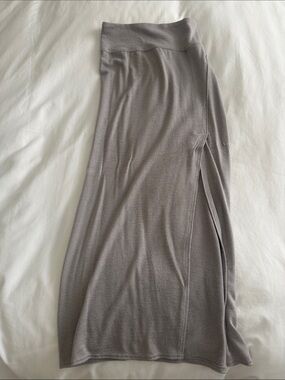 Aritzia Wilfred Free Side-Slit Knit Maxi Skirt